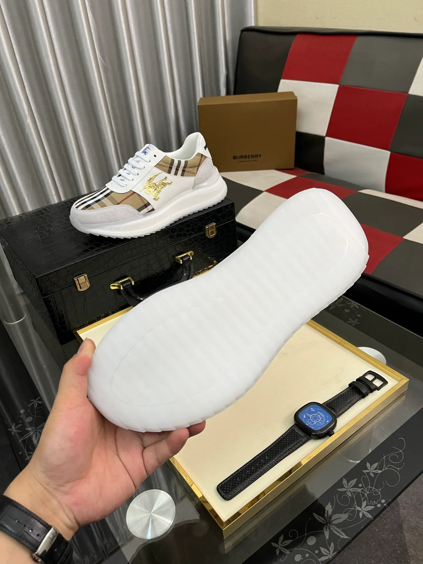 Men's shoes 💰458⌚️⌚️BURBERRY Regular size: 38-44 (casual shoes) Product materials: Selected cowhide upper, soft sheepskin lining; original outsole. 3️⃣ colors available